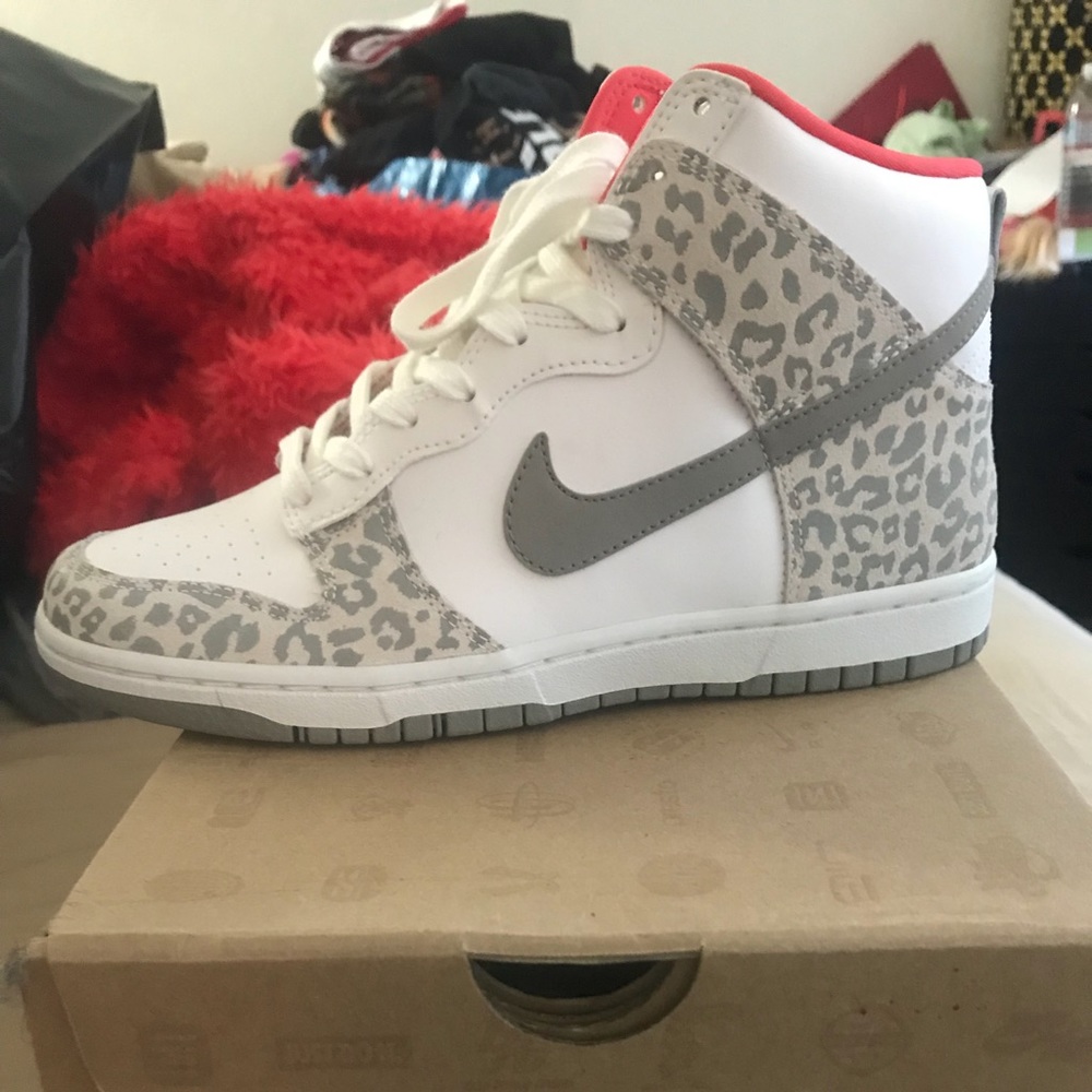 Women’s Nike Dunk High Skinny size 7 (new)